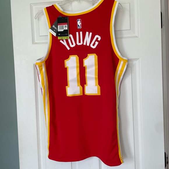 Nike NBA Atlanta Hawks Trae Young Basketball Jersey Size L - NWT - Picture 2 of 4